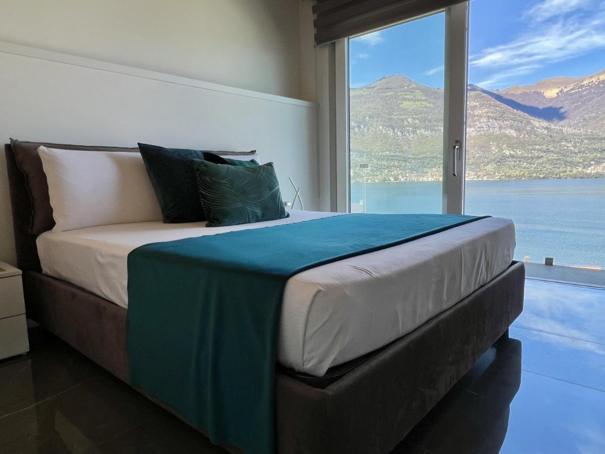 Luxury Lakefront Penthouse Lezzeno Bagian luar foto